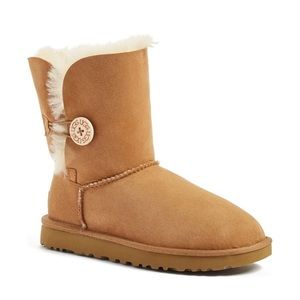UGGs chestnut bailey button